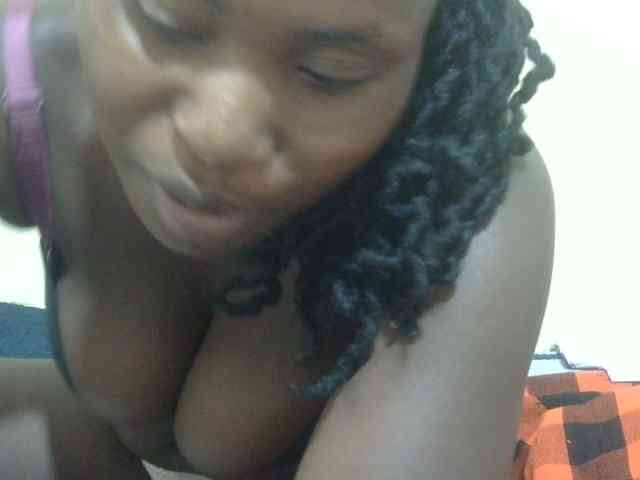LovelyLiz254 webcam
