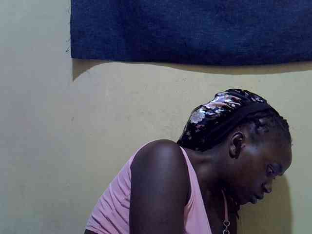 LovelyLiz254 webcam