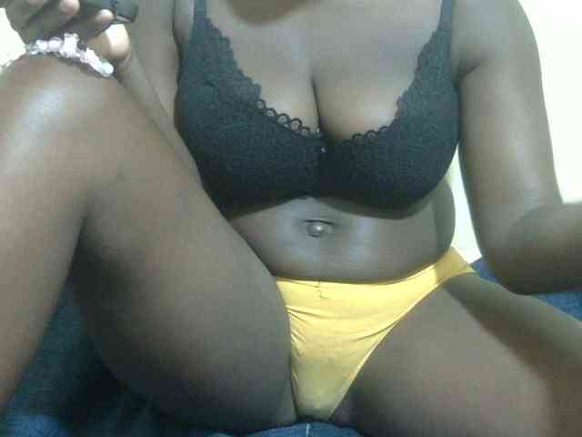LovelyLiz254 webcam