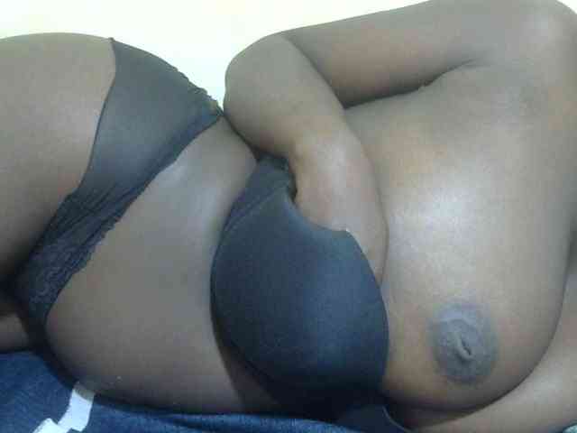 LovelyLiz254 webcam