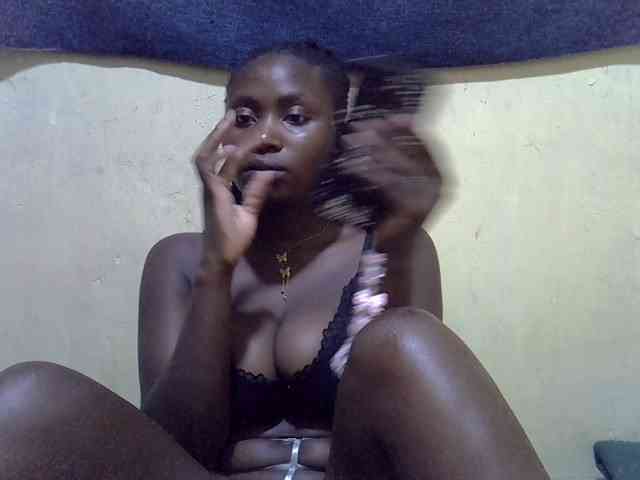 LovelyLiz254 webcam