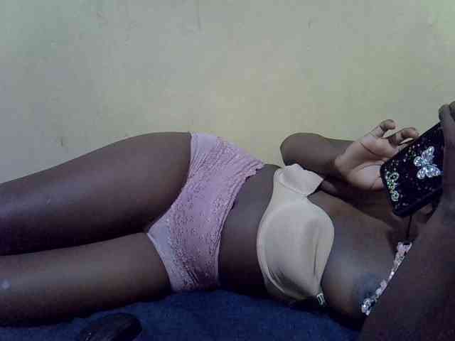 LovelyLiz254 webcam