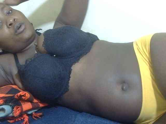 LovelyLiz254 webcam