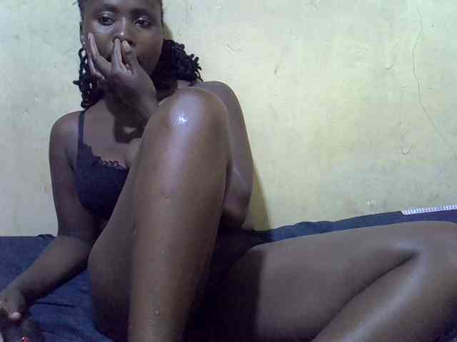 LovelyLiz254 webcam