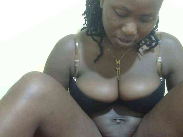 LovelyLiz254 webcam