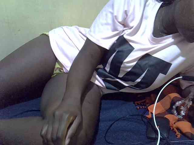 LovelyLiz254 webcam