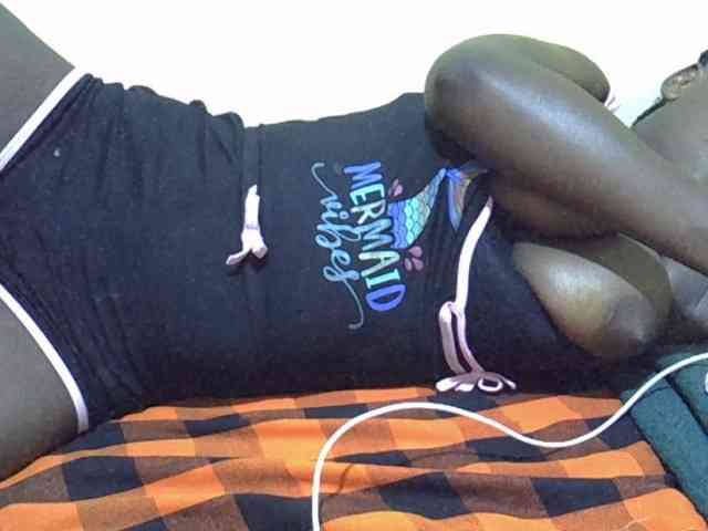LovelyLiz254 webcam