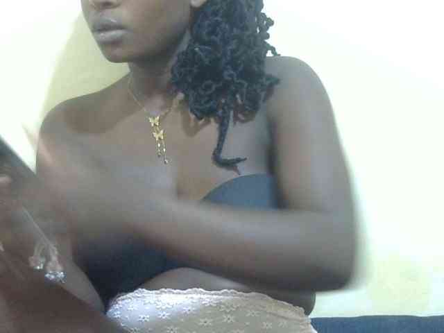 LovelyLiz254 webcam