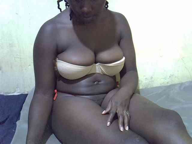 LovelyLiz254 webcam
