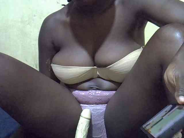LovelyLiz254 webcam