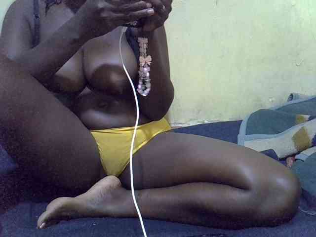 LovelyLiz254 webcam