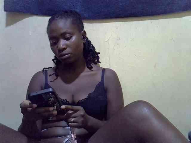LovelyLiz254 webcam