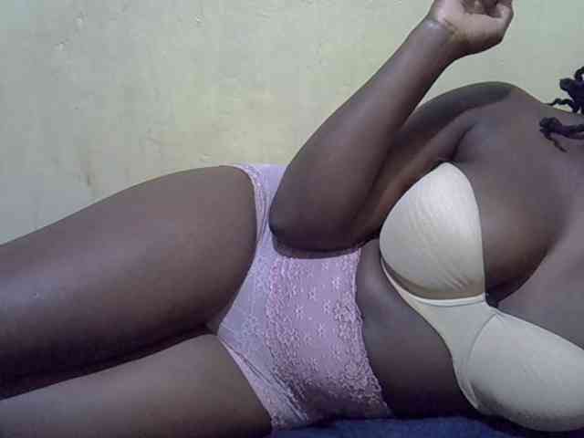 LovelyLiz254 webcam