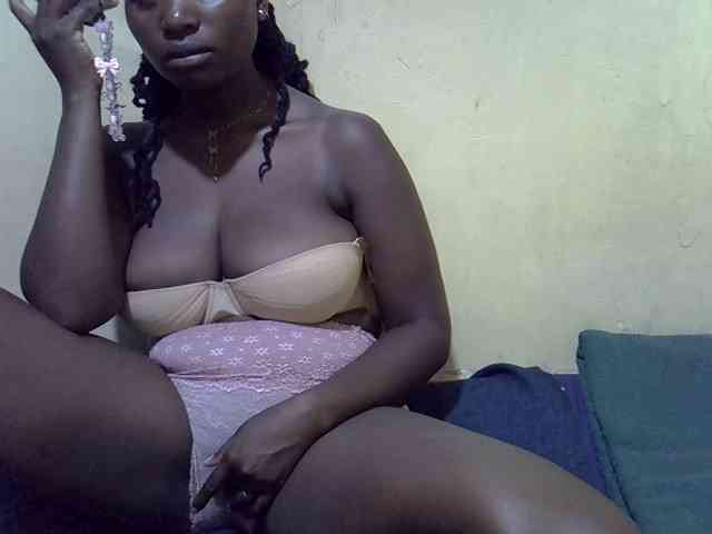 LovelyLiz254 webcam