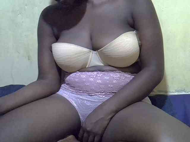 LovelyLiz254 webcam