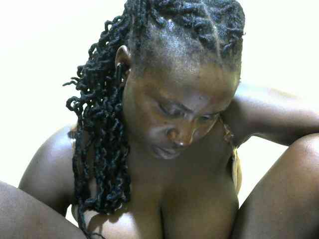 LovelyLiz254 webcam