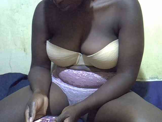 LovelyLiz254 webcam