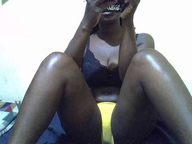 LovelyLiz254 webcam