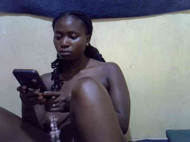 LovelyLiz254 webcam