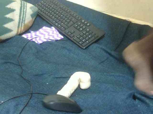 LovelyLiz254 webcam