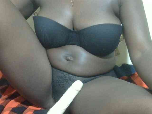 LovelyLiz254 webcam
