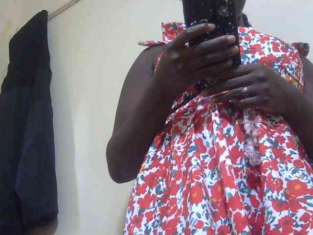 LovelyLiz254 webcam