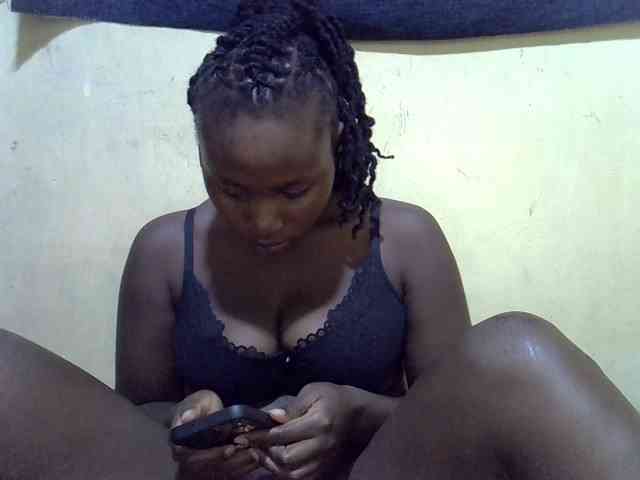 LovelyLiz254 webcam