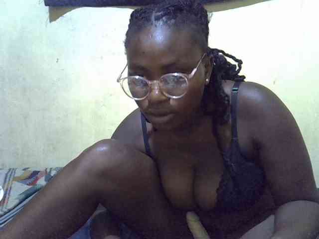 LovelyLiz254 webcam