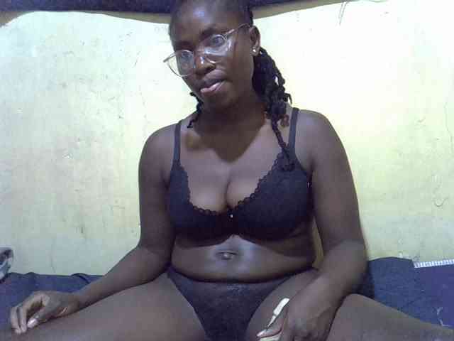 LovelyLiz254 webcam