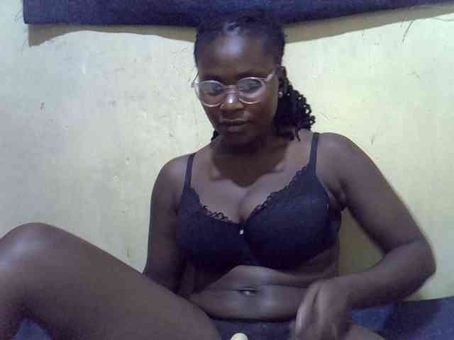 LovelyLiz254 webcam