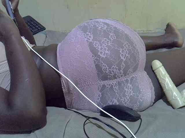 LovelyLiz254 webcam
