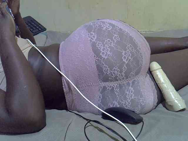 LovelyLiz254 webcam