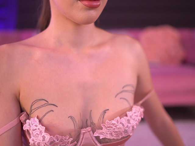 AlaraMyst live webcam show