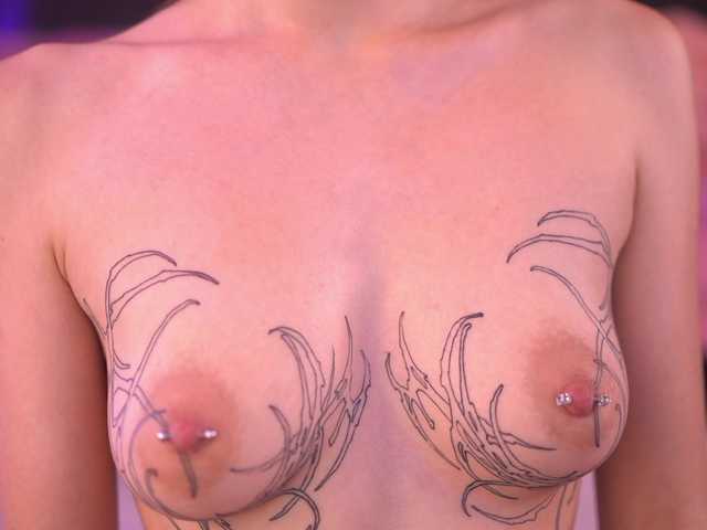 AlaraMyst live webcam show