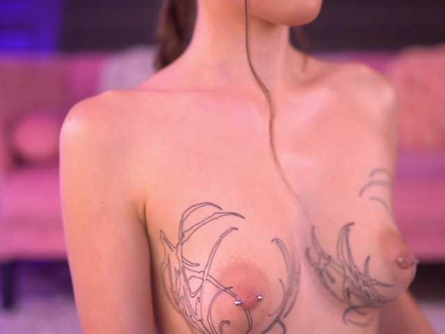 AlaraMyst live webcam show