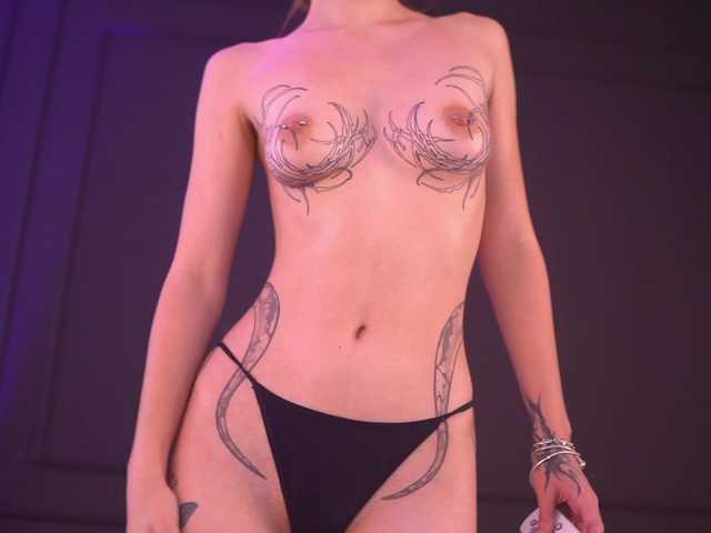 AlaraMyst live webcam show