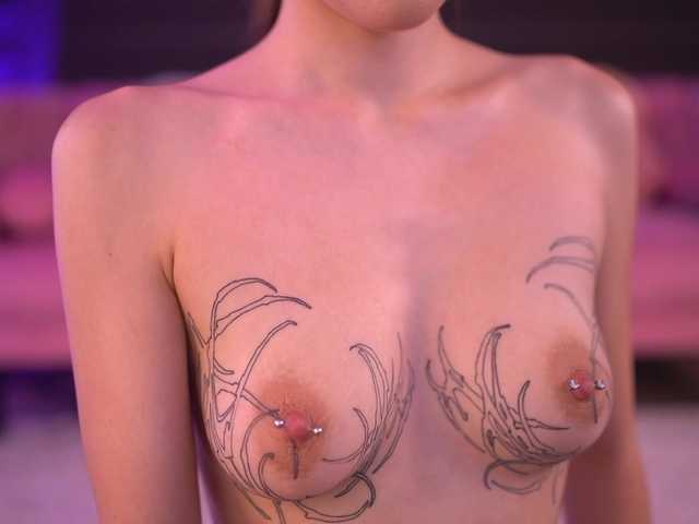 AlaraMyst live webcam show