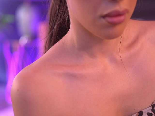 AlaraMyst live cam