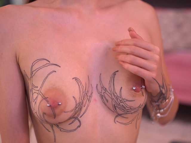 AlaraMyst live cam on BongaCams