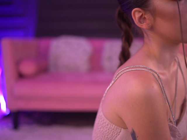 AlaraMyst live webcam show