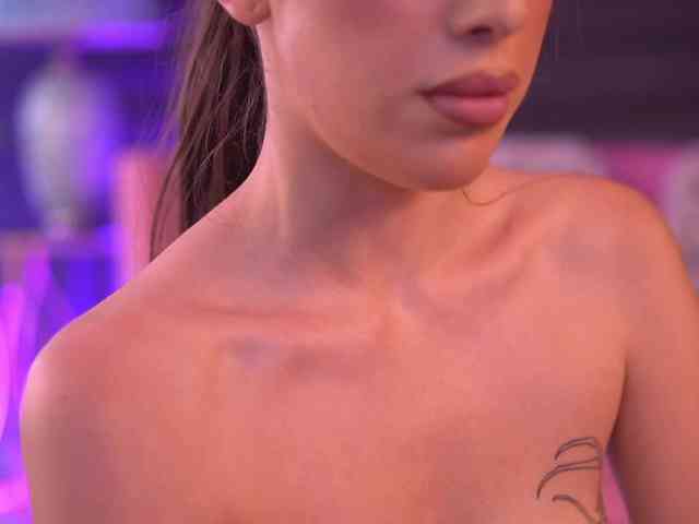 Model: AlaraMyst