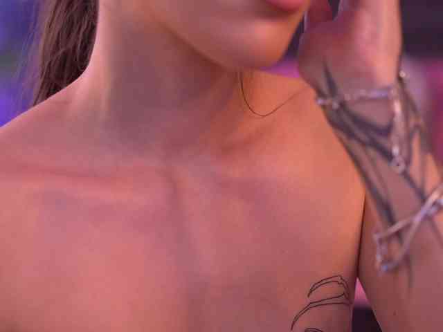 Model: AlaraMyst