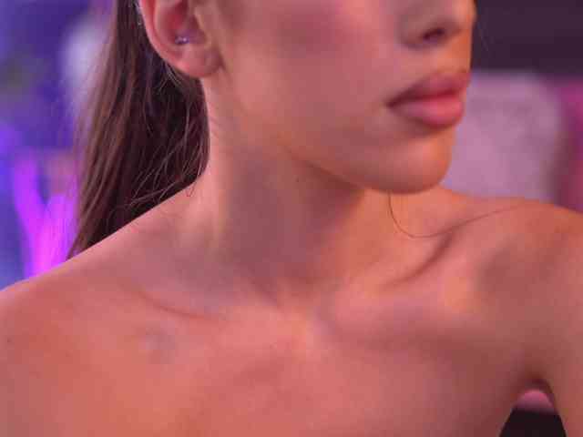 Model: AlaraMyst