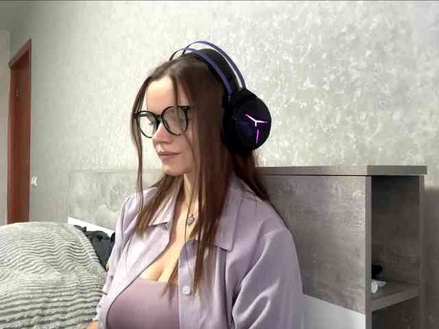 QueenieStuber Live Webcam on BongaCams