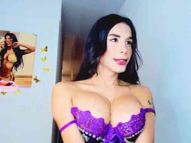 Barbiedollts11 Live Webcam on BongaCams