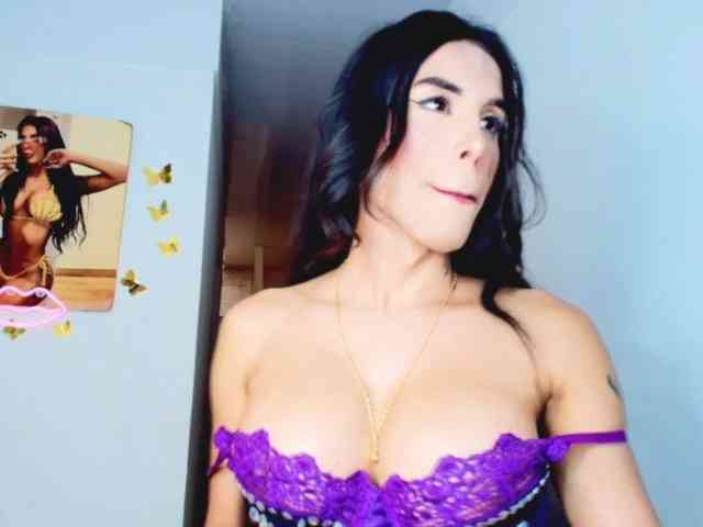 Barbiedollts11 Live Webcam on BongaCams