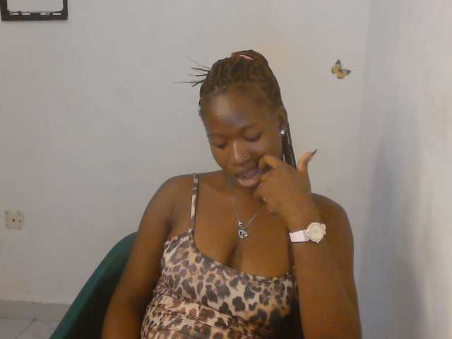 Sweet-fariha live cam on BongaCams