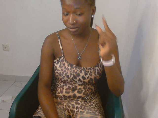 Sweet-fariha live cam on BongaCams