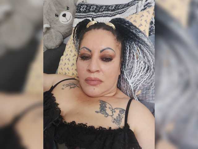 Valentina7979 live cam on BongaCams
