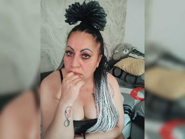 Valentina7979 live cam on BongaCams